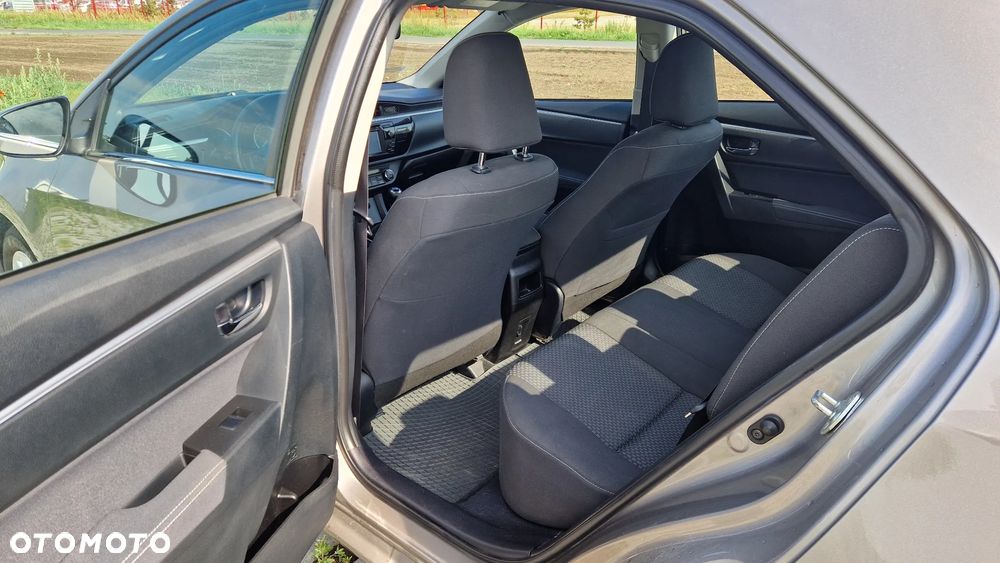 Toyota Corolla 1.6 Premium - 9
