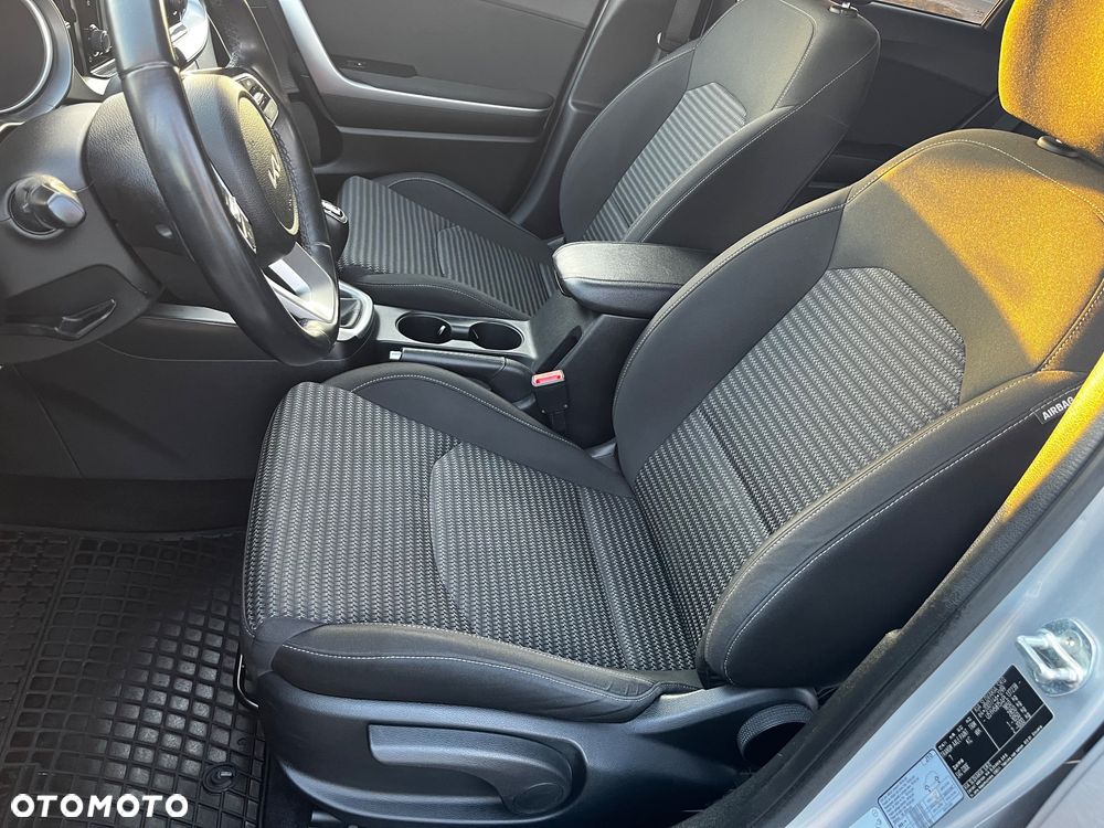 Kia Ceed 1.5 T-GDI M - 17
