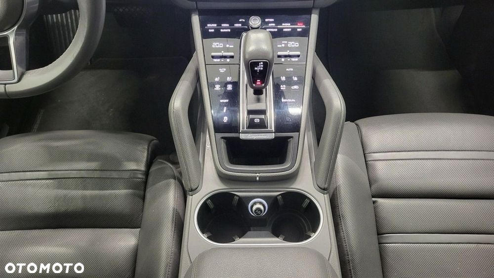 Porsche Cayenne - 20