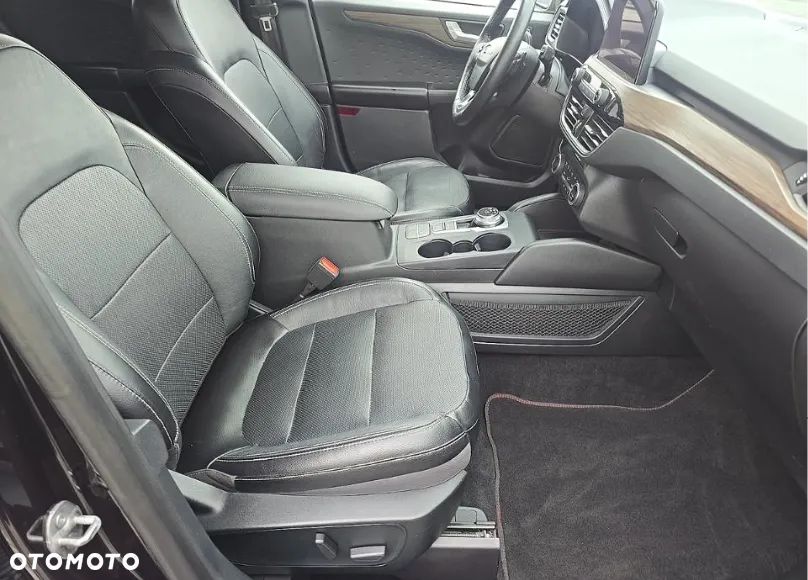 Ford Escape 2.0 EcoBoost AWD Titanium - 9