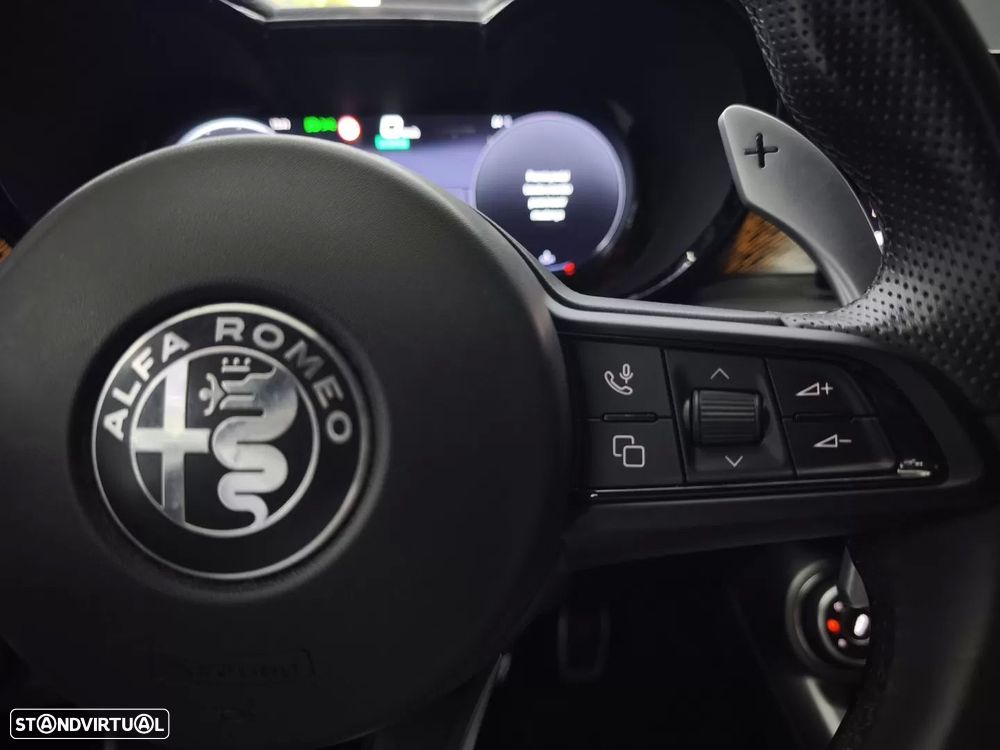 Alfa Romeo Tonale 1.5 Hybrid Veloce - 24