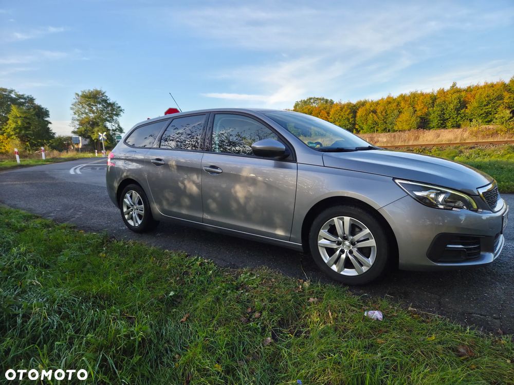 Peugeot 308 2017 photo 2