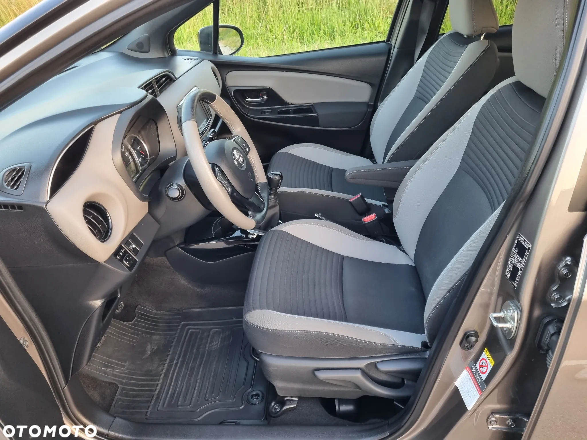 Toyota Yaris 1.33 Selection Platinum - 18