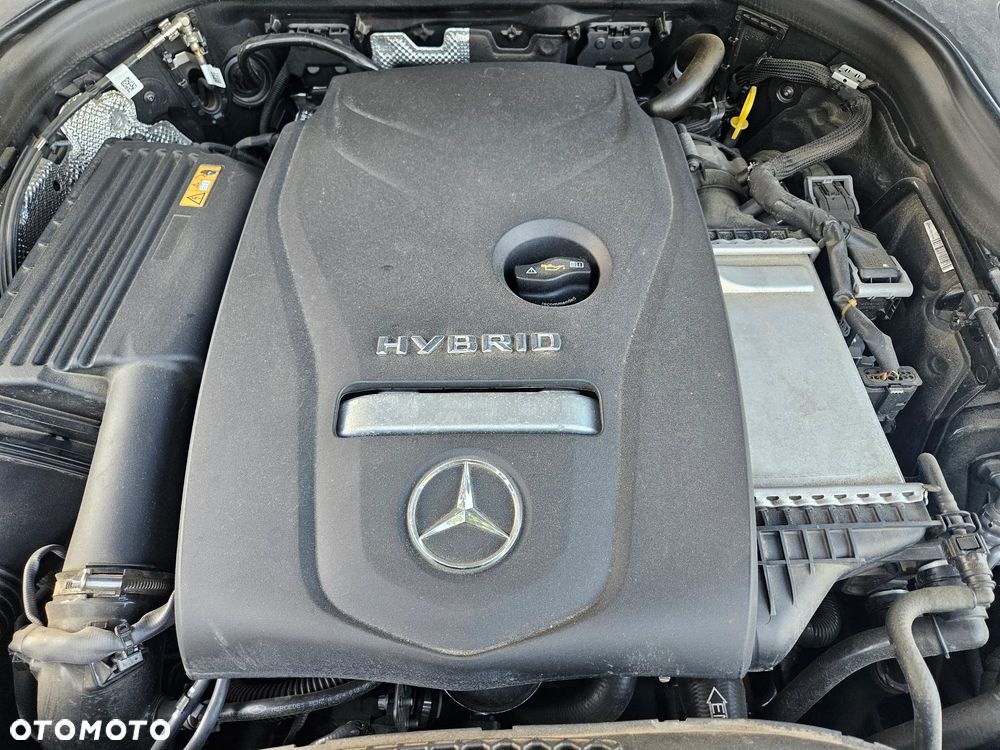 Mercedes-Benz GLC 300 e 4-Matic - 30