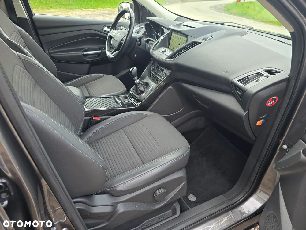 Ford Kuga 1.5 EcoBoost 2x4 Titanium - 23