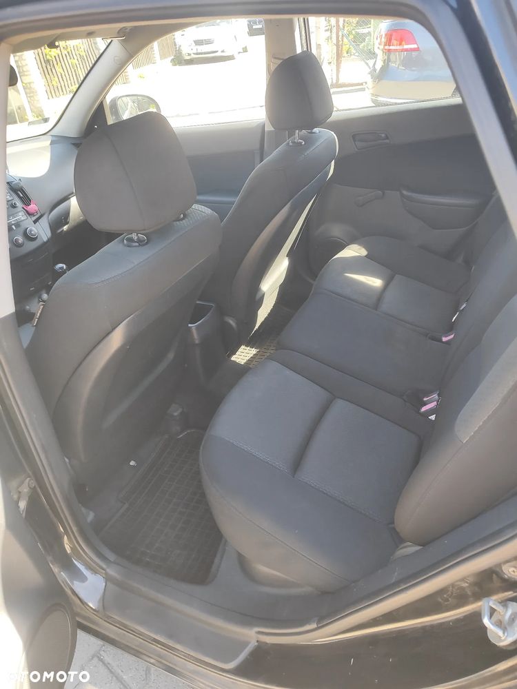 Hyundai i30 1.6 CRDi Classic - 8