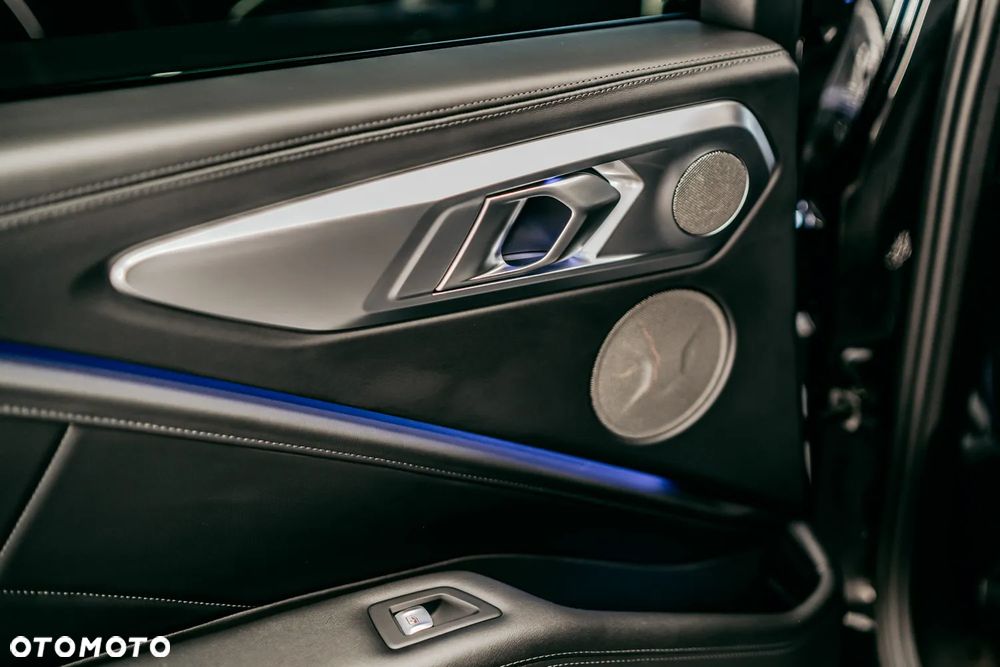 BMW XM PHEV sport - 13