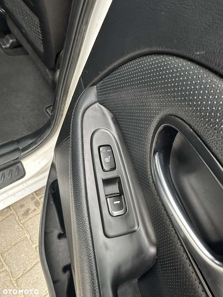 Kia Carens 1.7 CRDi 115 Dream Team Edition - 31