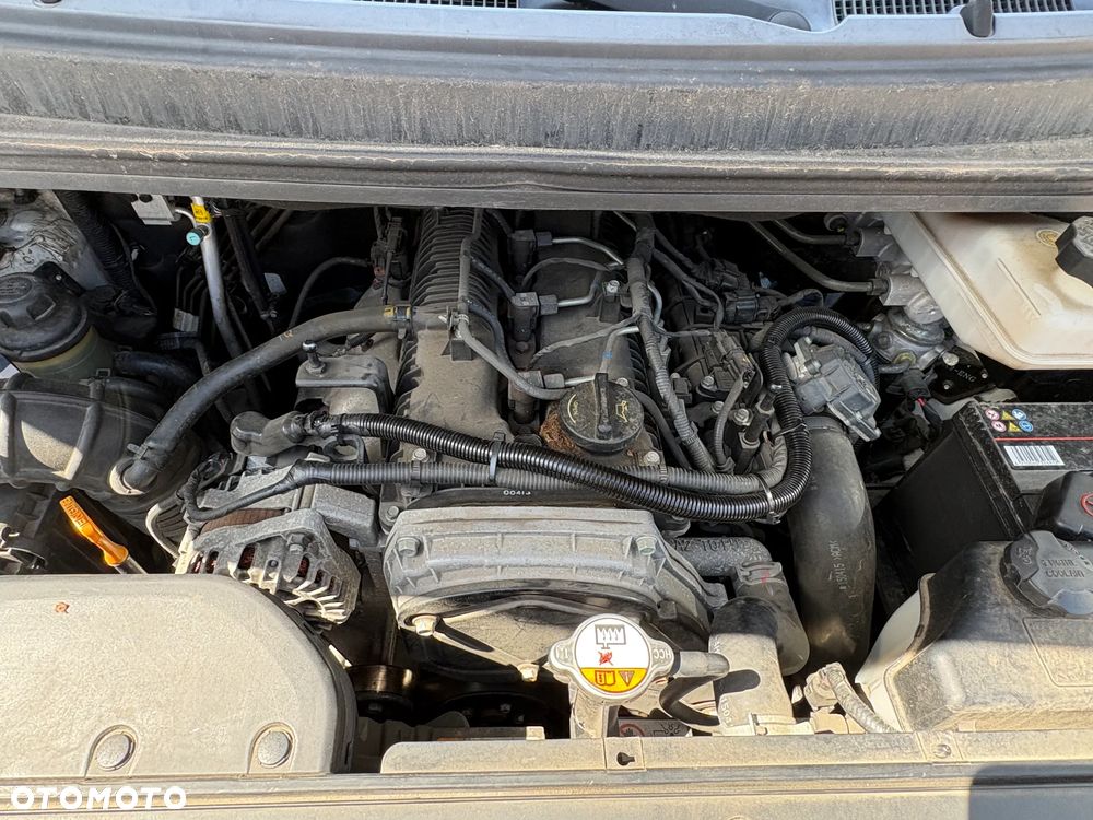 Hyundai H1 - 12
