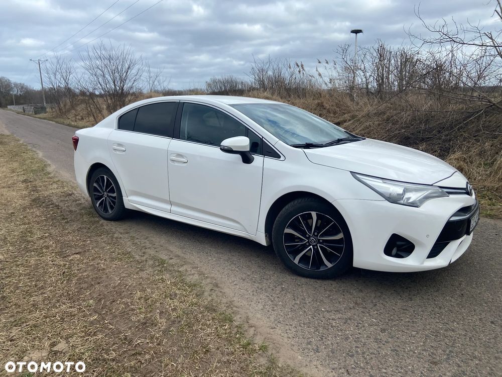 Toyota Avensis 2.0 D-4D Premium - 3