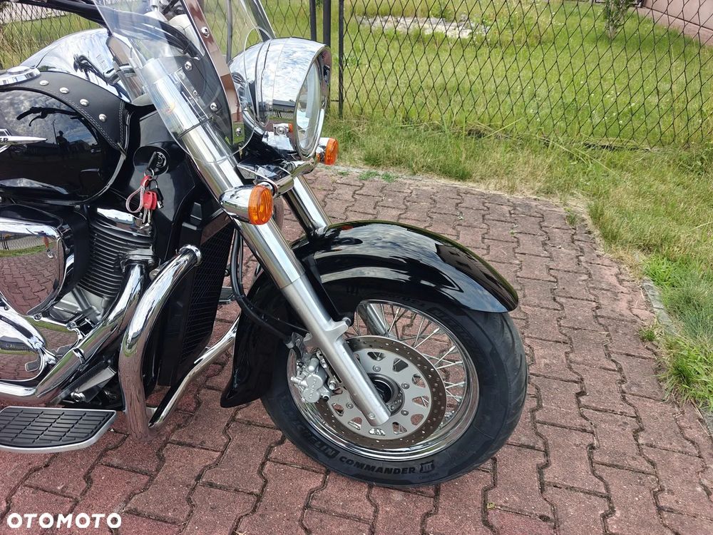 Suzuki Intruder - 2
