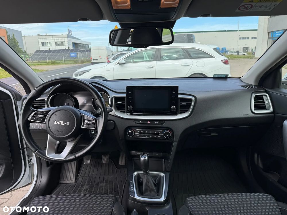 Kia Ceed 1.5 T-GDI M - 16