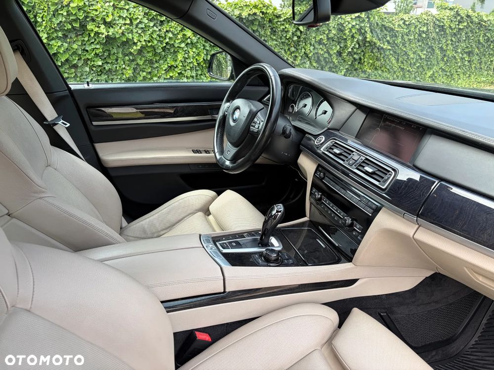 BMW Seria 7 740d xDrive - 6