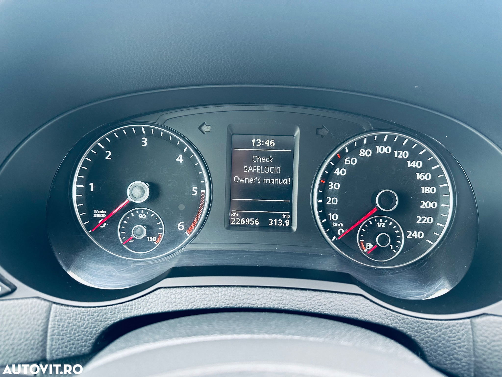 Volkswagen Sharan 2.0 TDI DSG BlueMotion Technology Comfortline - 35