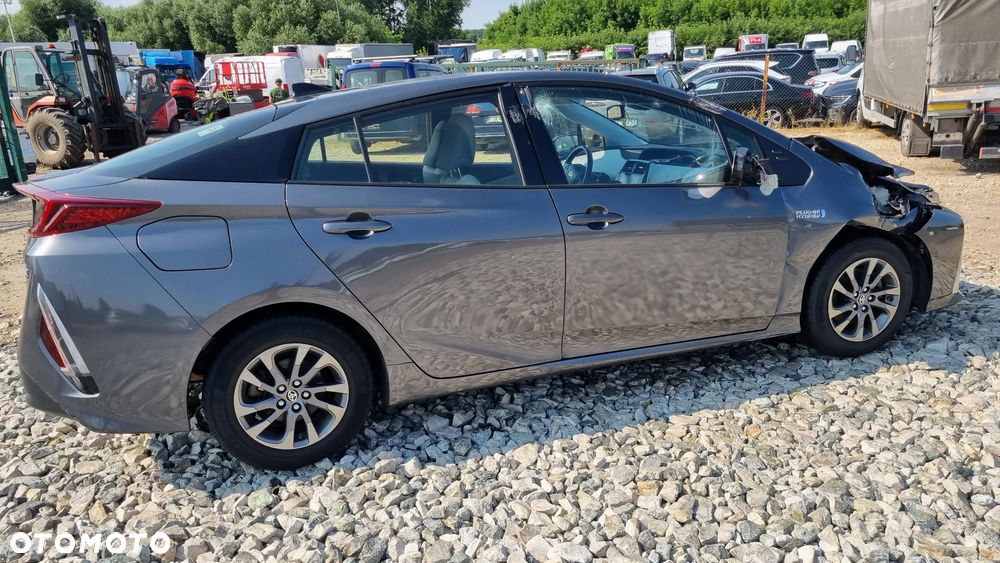 Toyota Prius Hybrid Executive - 3