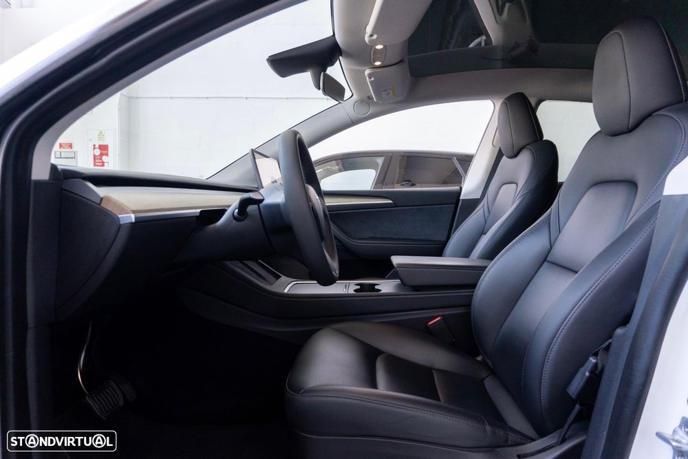 Tesla Model Y RWD - 14
