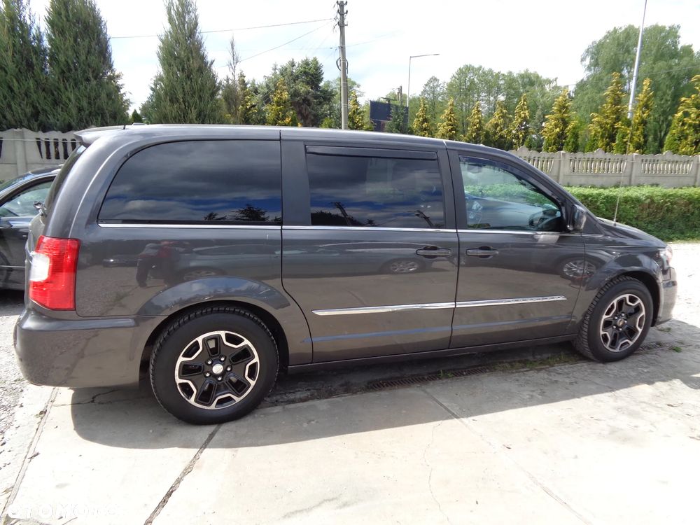 Chrysler Town & Country 3.6 Limited - 5