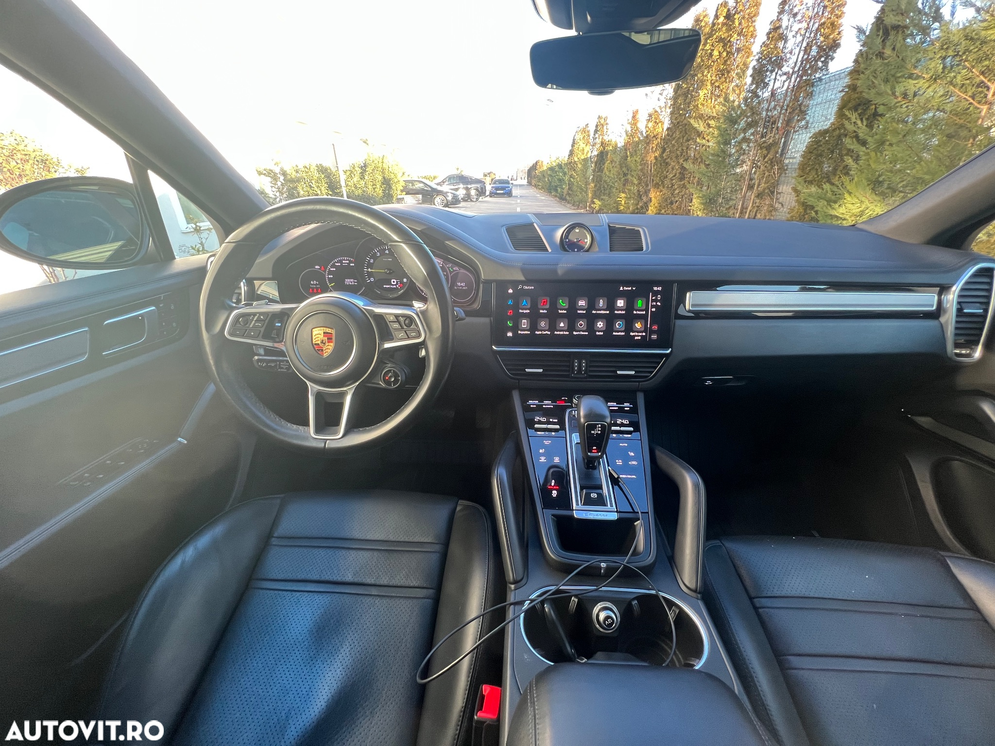 Porsche Cayenne Coupe ver-e--hybrid-tiptronic-s-platinum-edition - 11