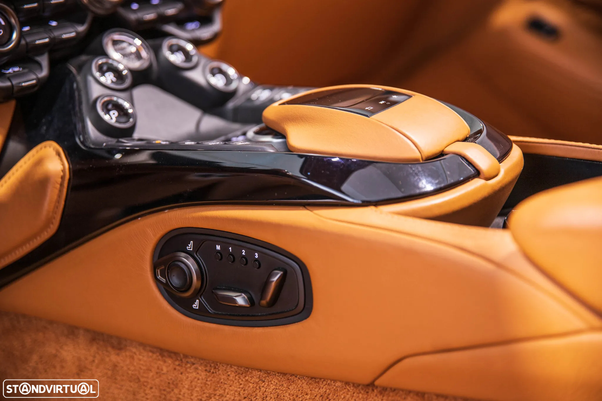 Aston Martin Vantage Roadster V8 - 26