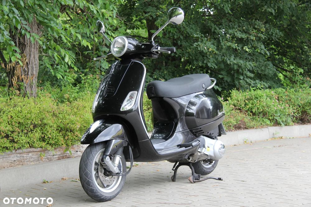 Piaggio Vespa - 1