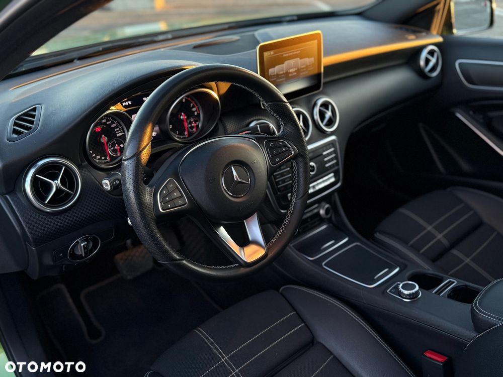 Mercedes-Benz Klasa A 220 4-Matic - 9