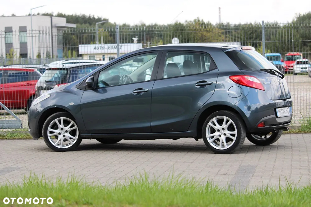 Mazda 2 - 16