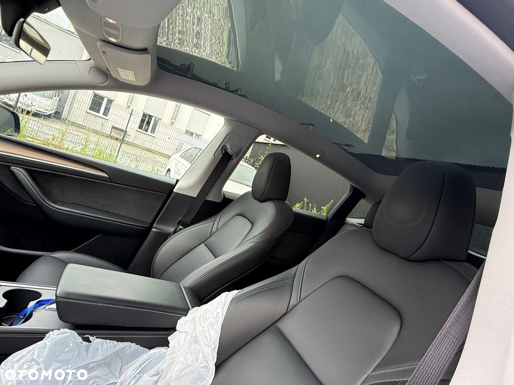Tesla Model Y RWD - 8