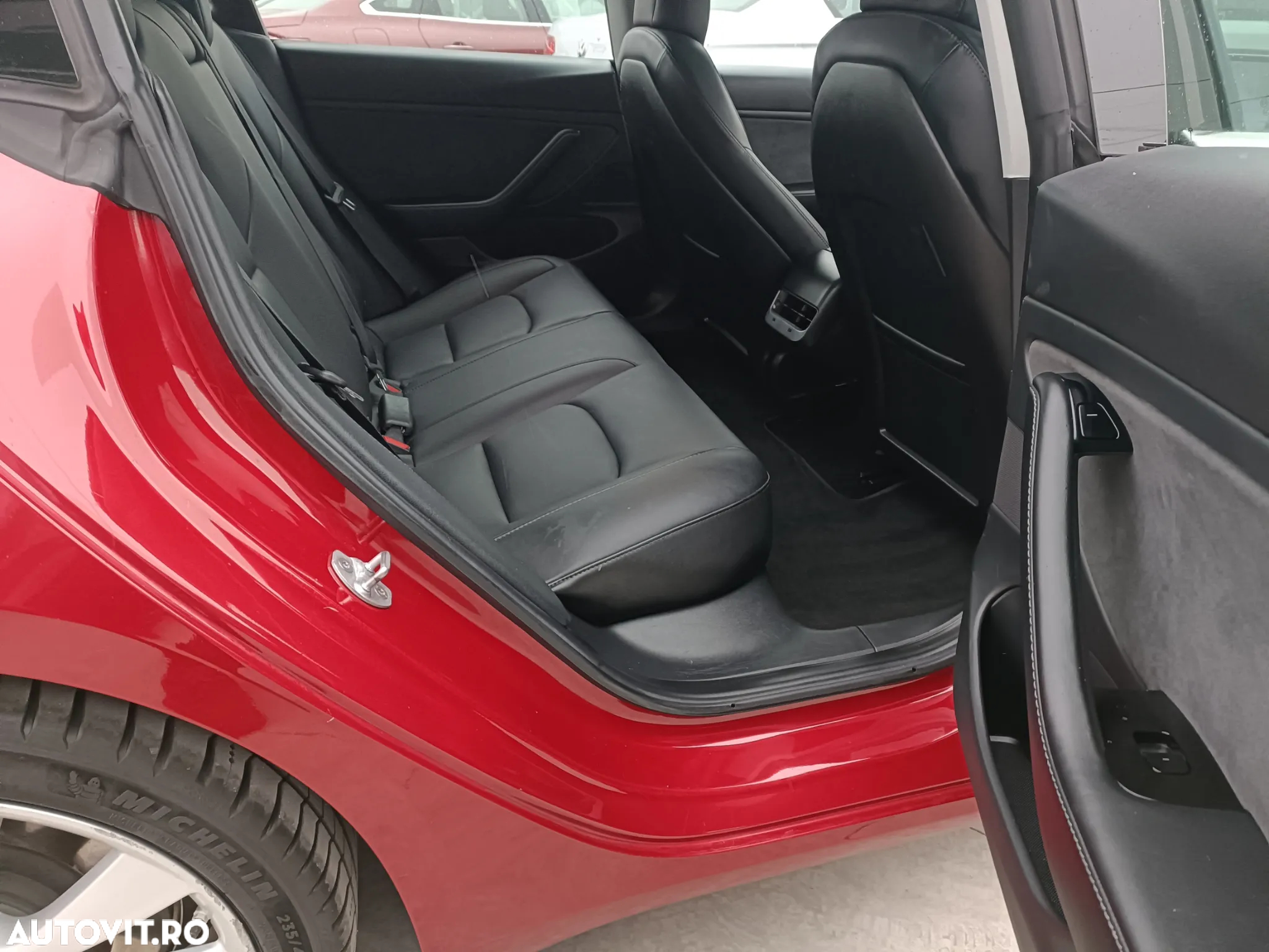 Tesla Model 3 Standard Reichweite Plus Hinterradantrieb - 26