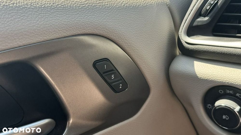 Chrysler Pacifica - 29