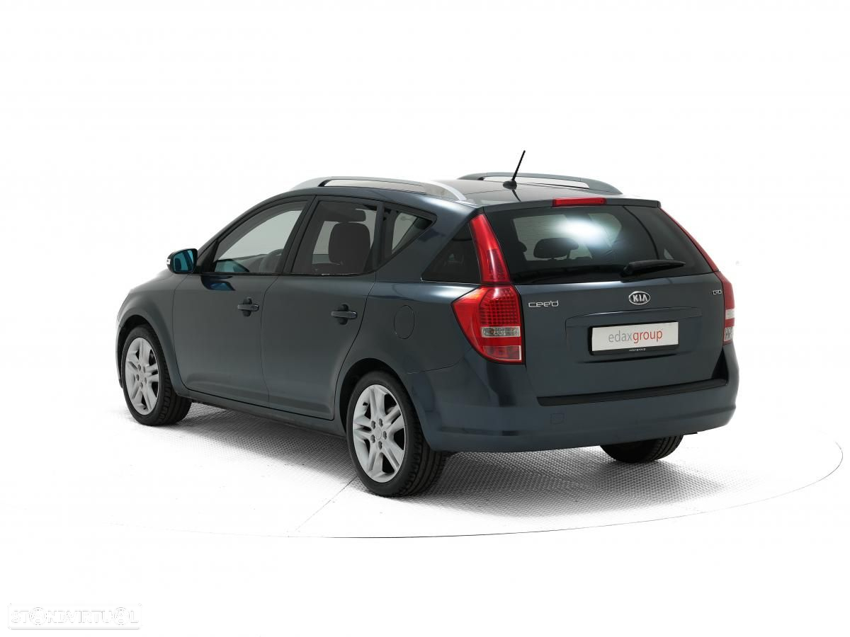 Kia Ceed - 4