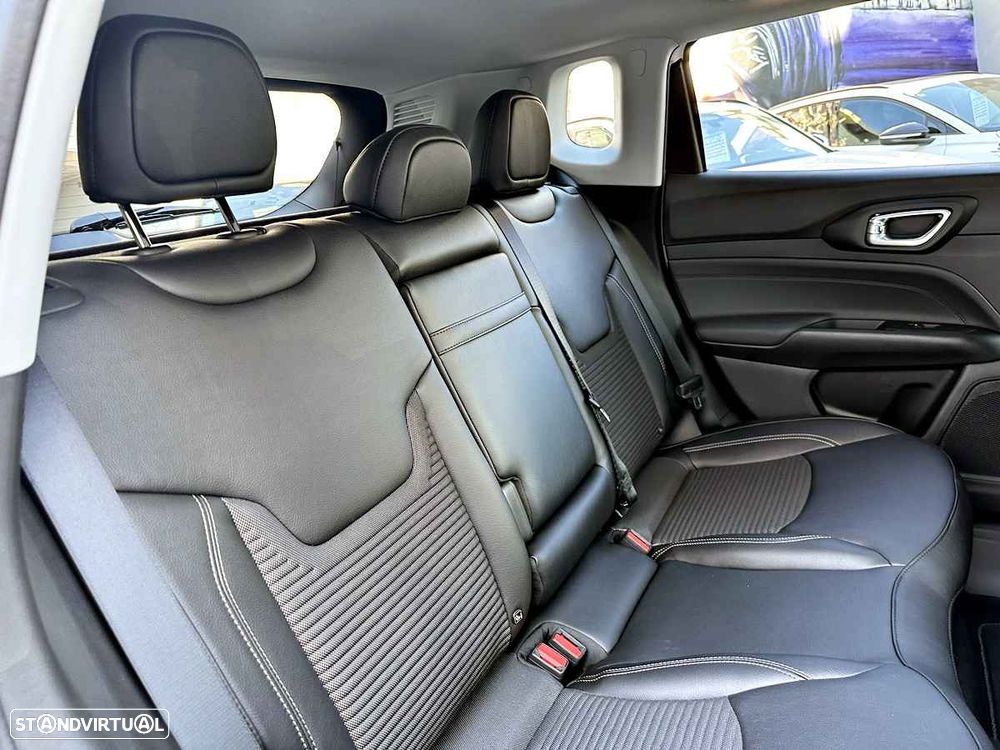 Jeep Compass 1.3 TG Limited - 31
