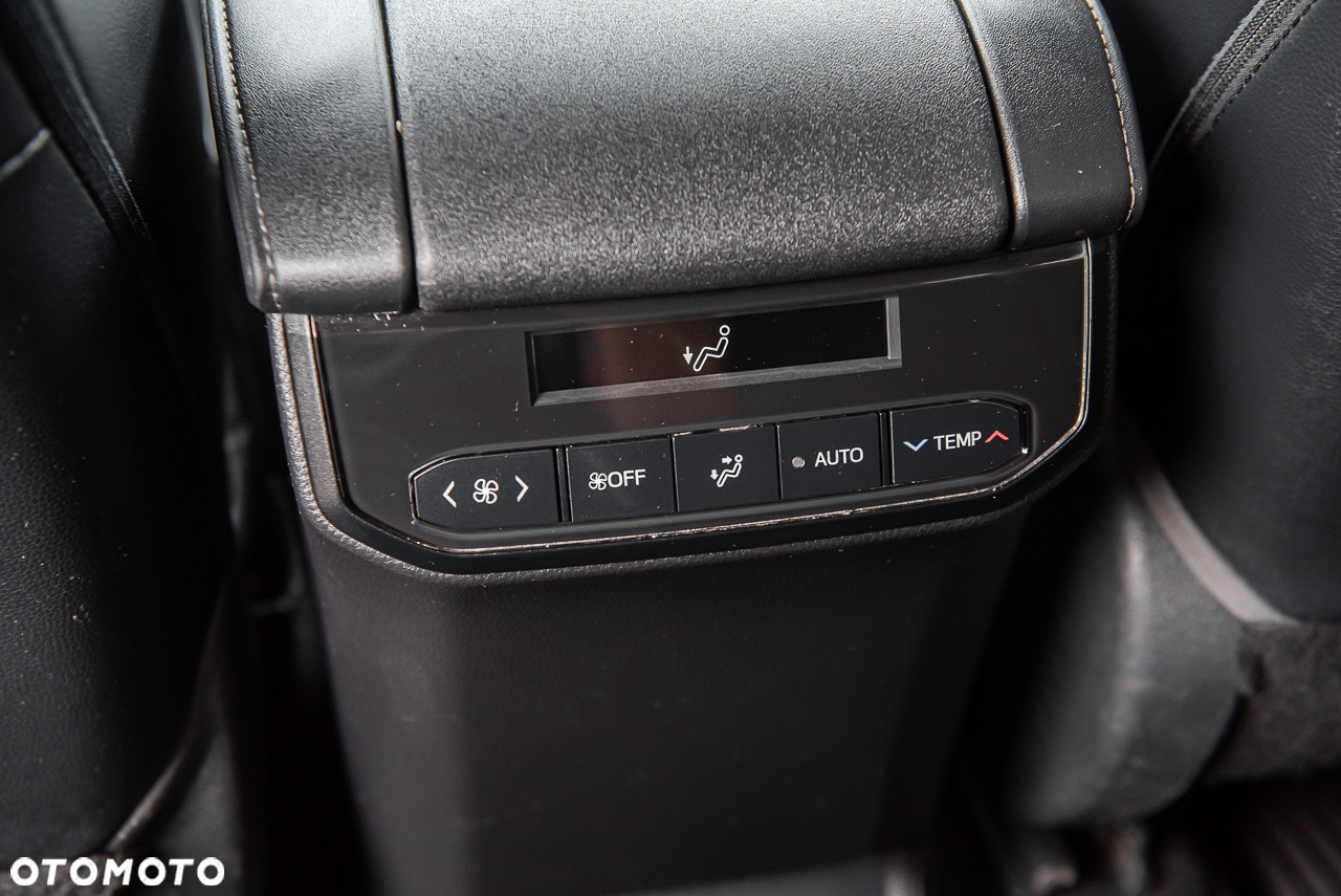 Toyota Highlander 2.5 Hybrid Prestige - 24
