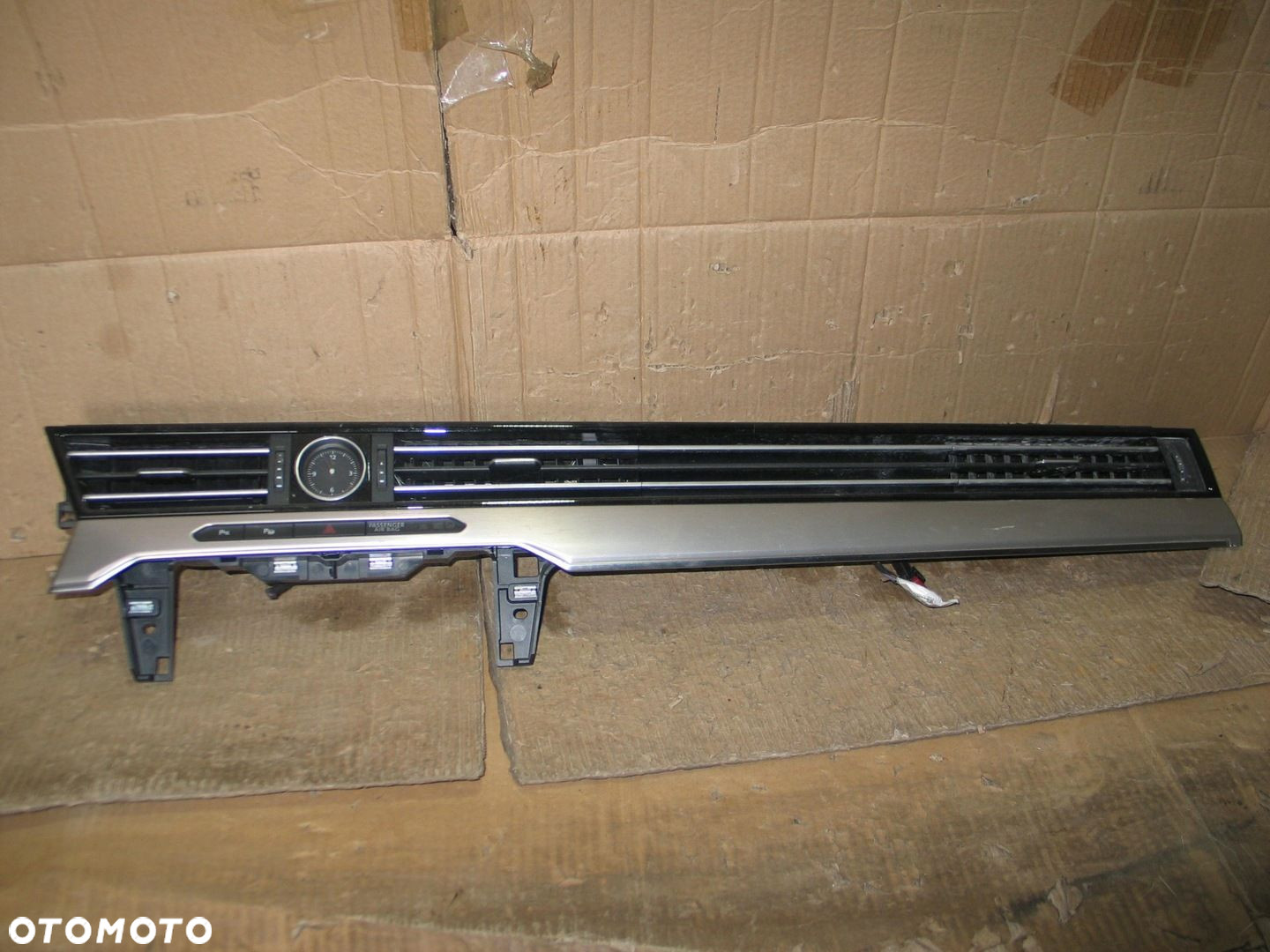 Listwa dekor kratka nawiewu zegarek vw passat B8 3G1853262AJ - 2