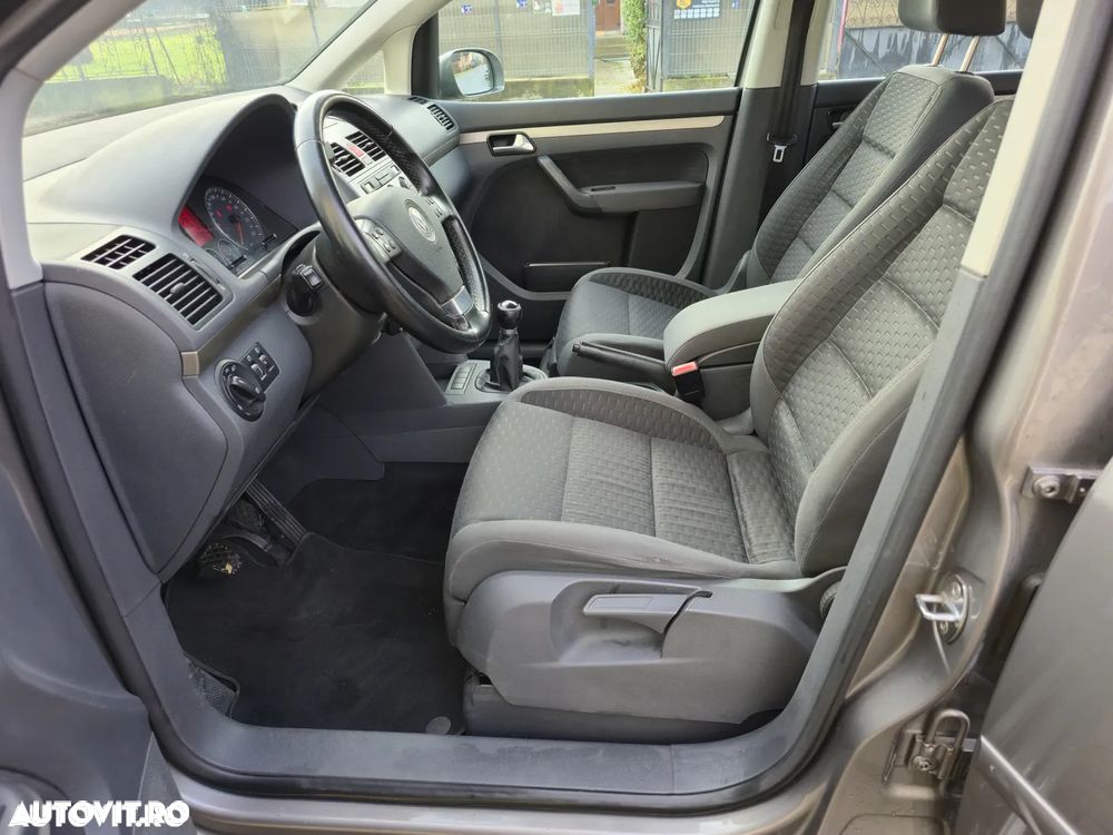 Volkswagen Touran 2.0 TDI DPF Comfortline - 10