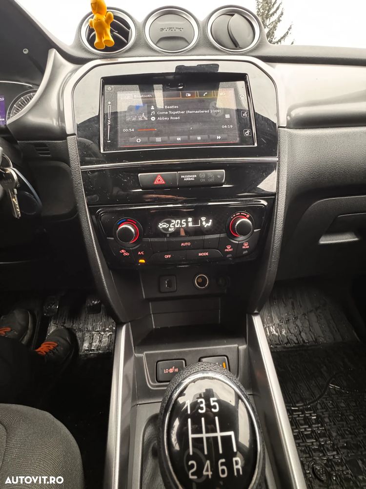 Suzuki Vitara 1.4 Boosterjet MHEV Passion - 12