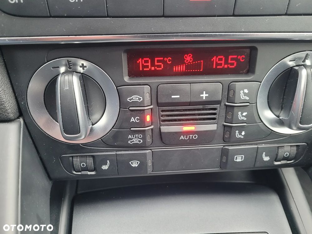 Audi A3 Sportback 1.4 TFSI Ambiente - 35