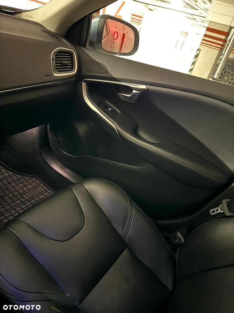 Volvo V40 D2 Inscription - 15