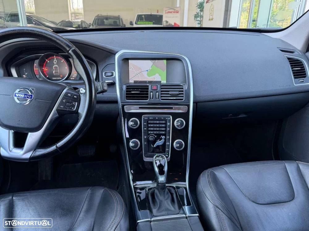 Volvo XC 60 2.0 D3 Dynamic Edition Geartronic - 12
