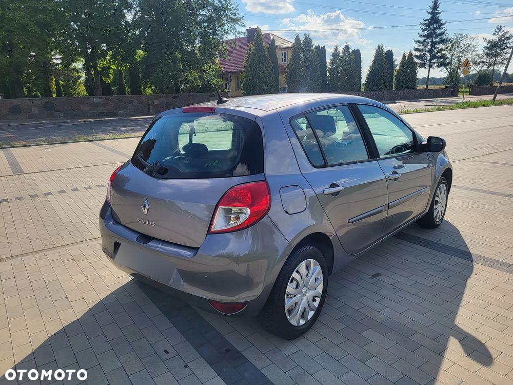 Renault Clio 1.2 16V Alize - 18