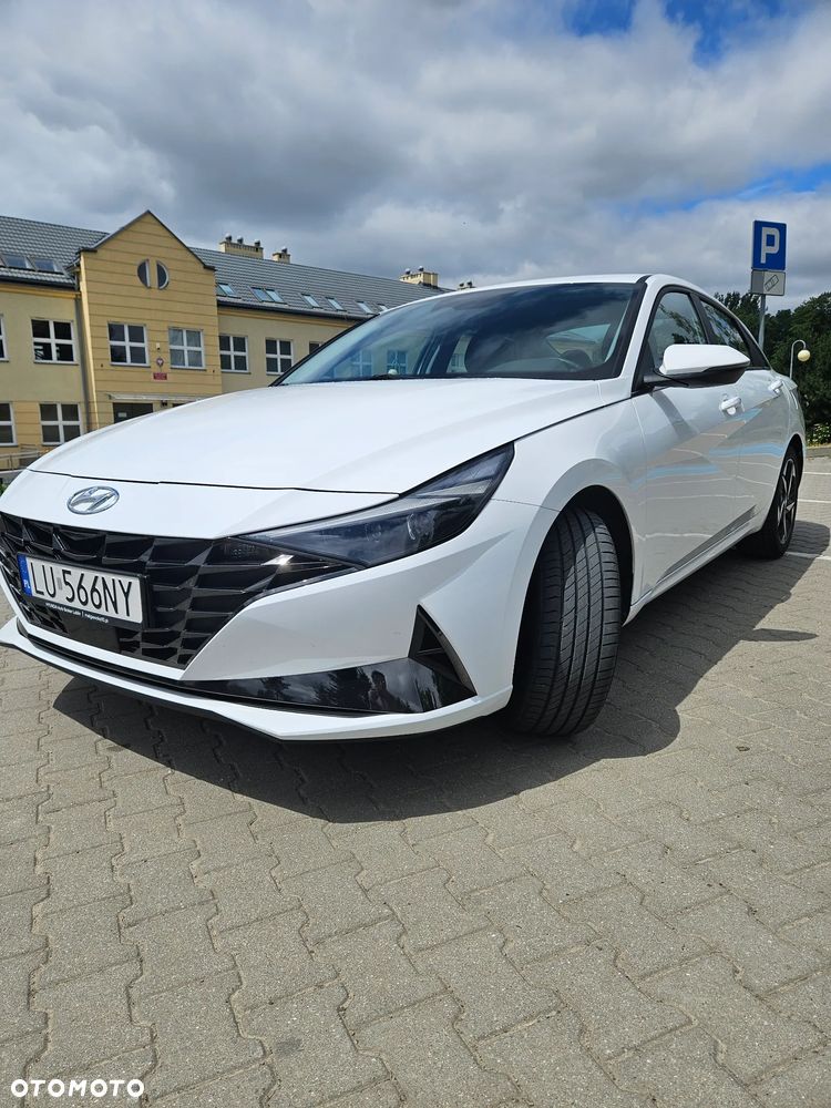 Hyundai Elantra 1.6 Executive CVT - 2