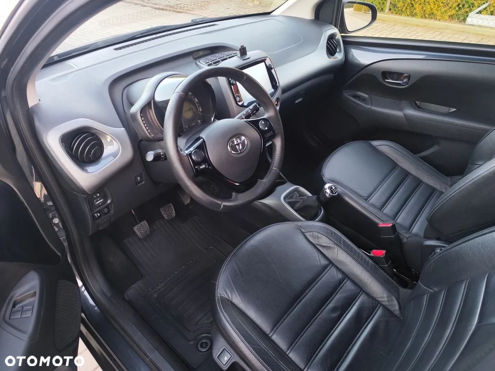 Toyota Aygo x-clusiv - 6