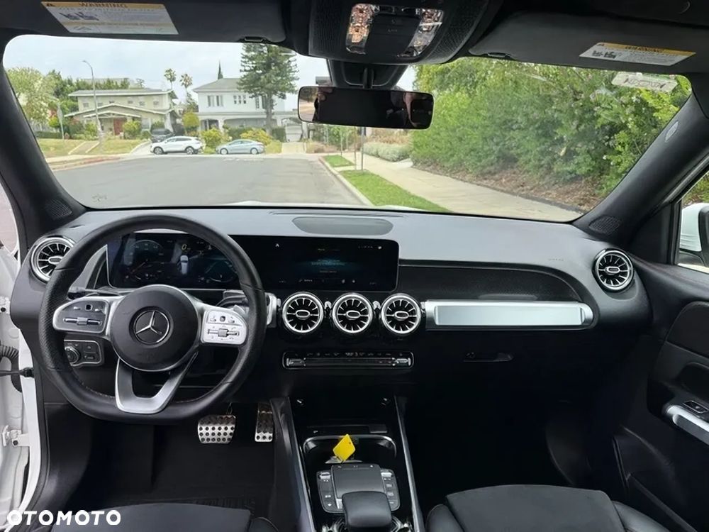 Mercedes-Benz GLB - 8