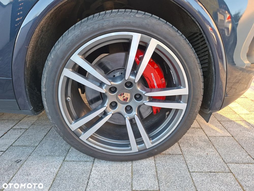 Porsche Cayenne Turbo Tiptronic S - 9