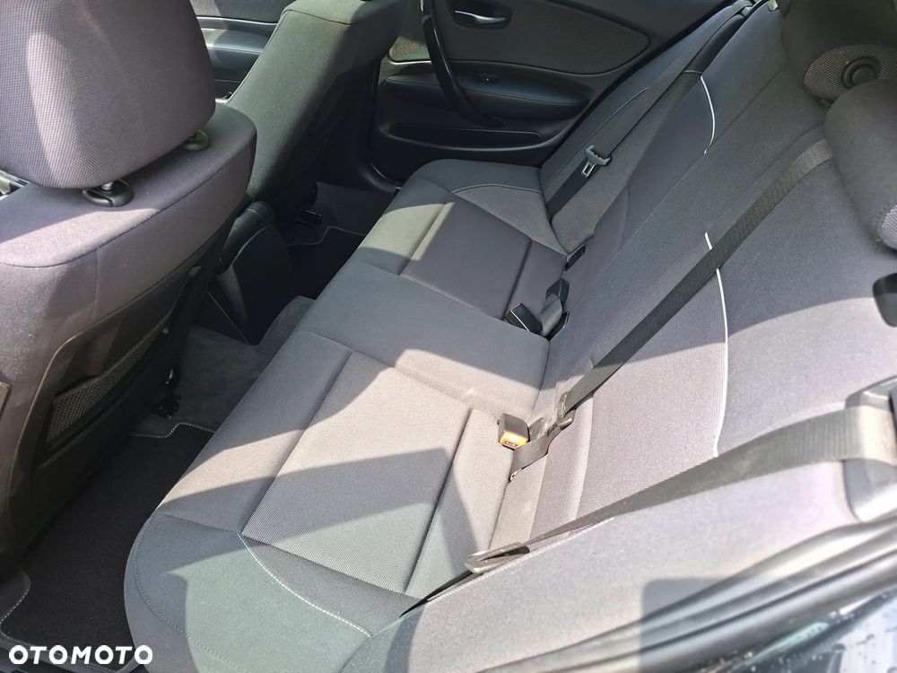 BMW Seria 1 118d DPF - 15