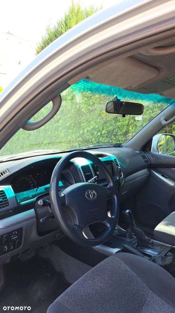 Toyota Land Cruiser - 2
