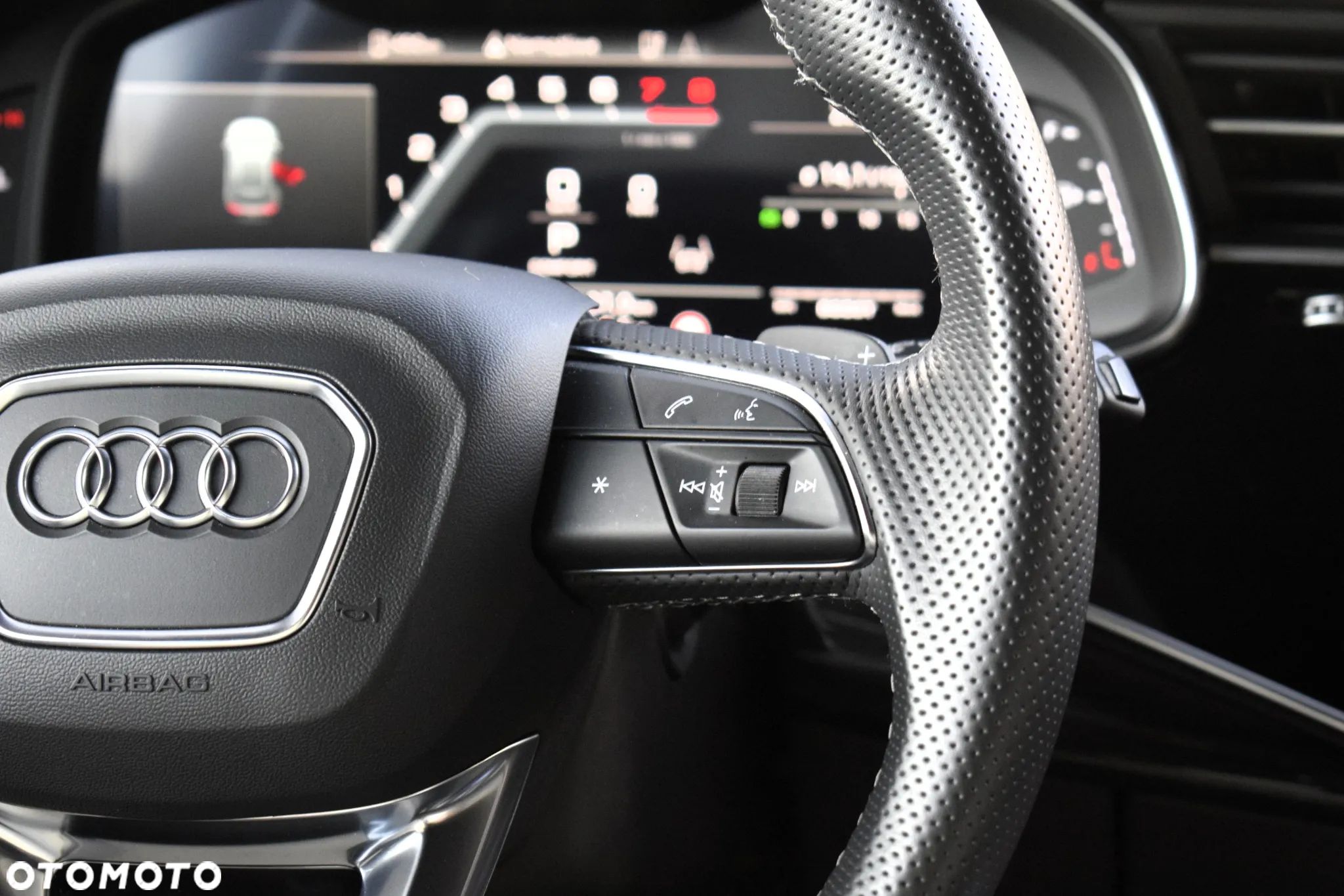 Audi SQ8 - 28