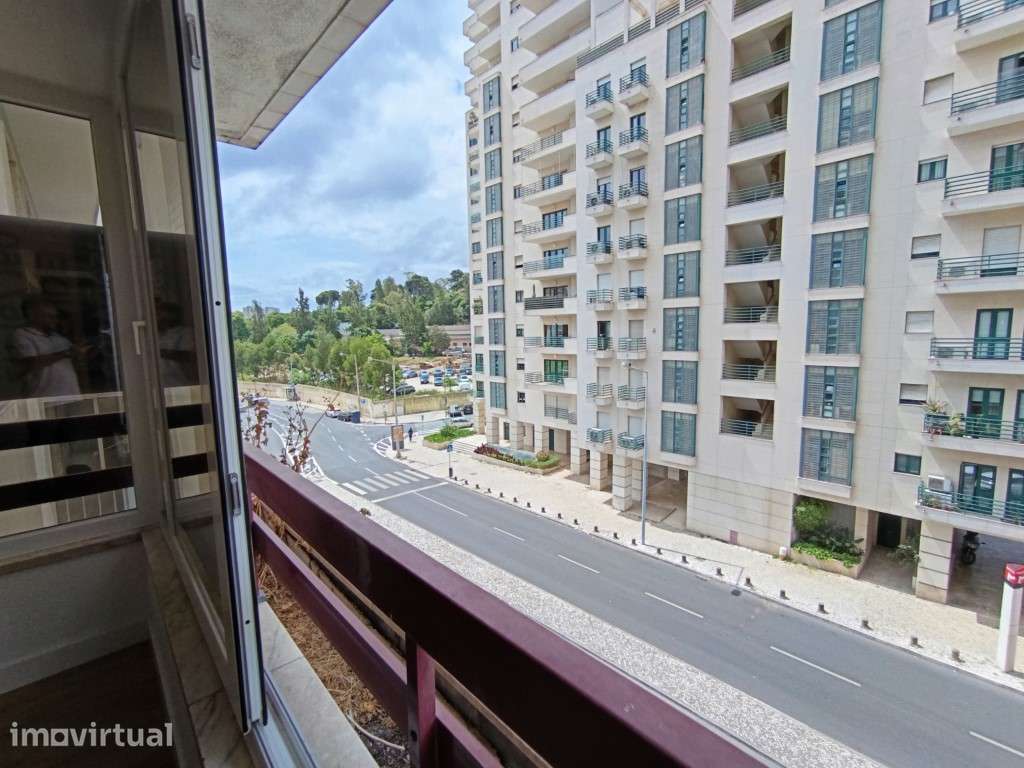 Apartamento T3 Totalmente Renovado em S. Domingos de Benfica - Grande imagem: 2/44