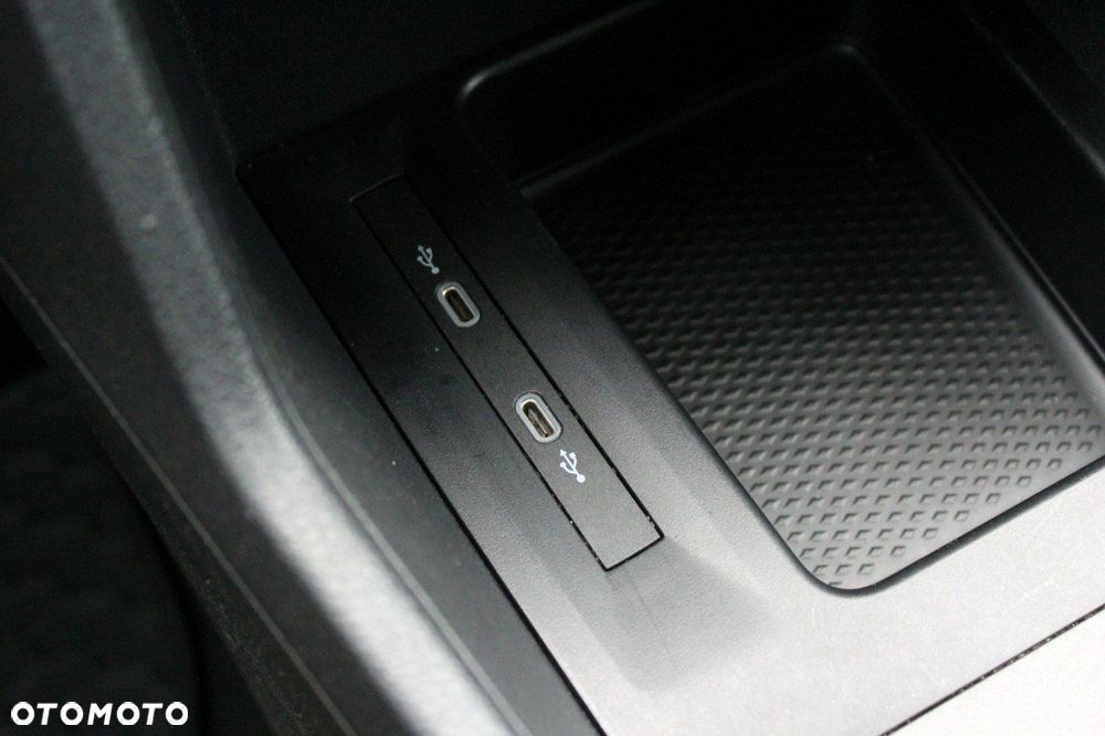 Volkswagen Caddy - 27