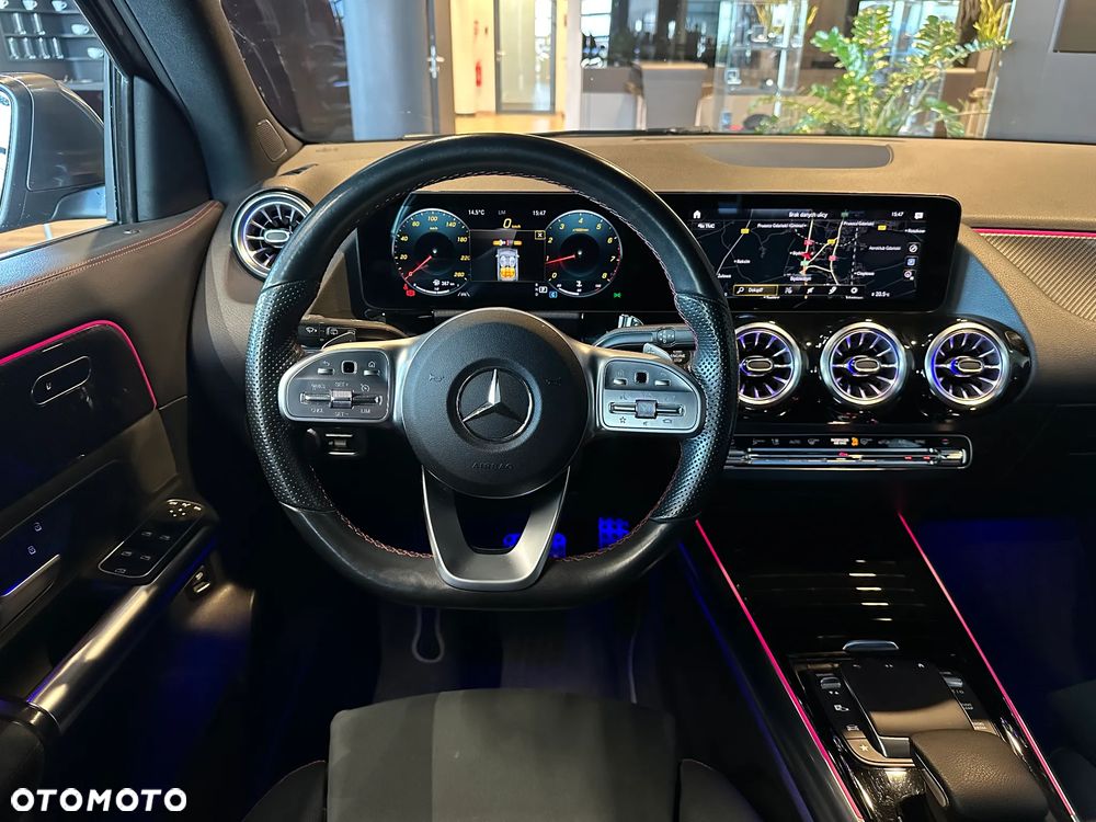 Mercedes-Benz GLA 200 AMG Line - 9