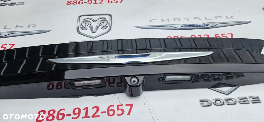 Chrysler Pacifica 2016- Blenda klapy bagażnika Listwa klapy Kamera cofania KOLOR  PUV - 4